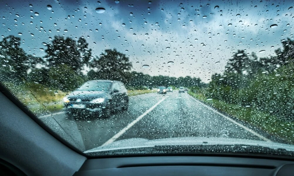 %name نکات رانندگی در هوای بارانی